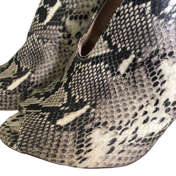 HALOGEN Snake-Print Open toe Real Leather peep-toe Heels - Picture 8 of 10